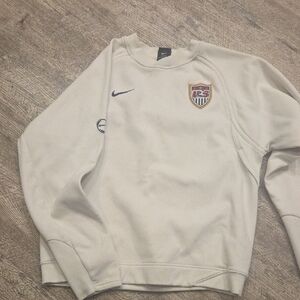 Vintage Thermal-fit USA US SOCCER Nike Off-White Men's Soocer Crewneck Sweater